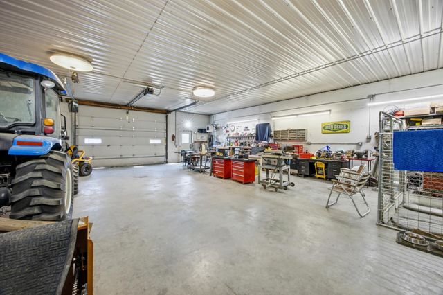 10085 28th Street S, Moorhead, MN 56560