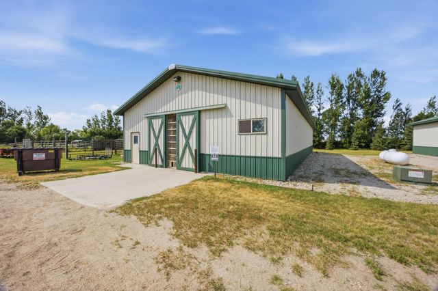 10085 28th Street S, Moorhead, MN 56560