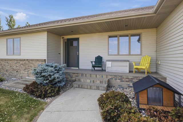 10085 28th Street S, Moorhead, MN 56560