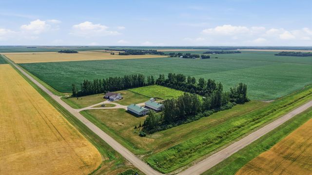 10085 28th Street S, Moorhead, MN 56560