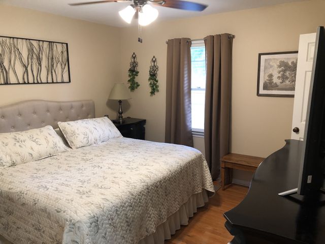 266 Woods Edge Rd, Winchester, TN 37398