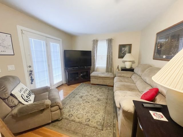 266 Woods Edge Rd, Winchester, TN 37398