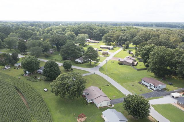 266 Woods Edge Rd, Winchester, TN 37398