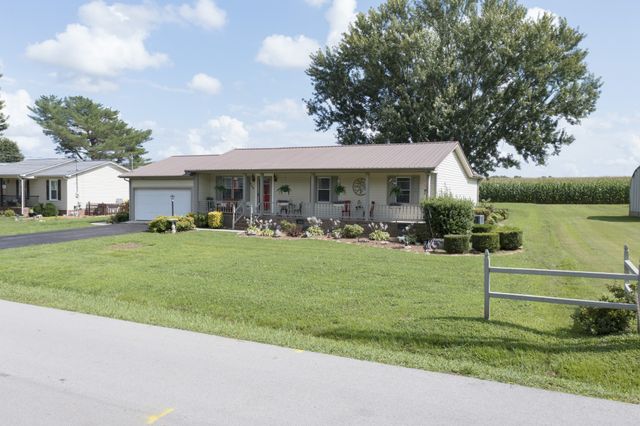 266 Woods Edge Rd, Winchester, TN 37398