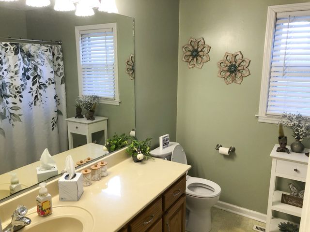 266 Woods Edge Rd, Winchester, TN 37398