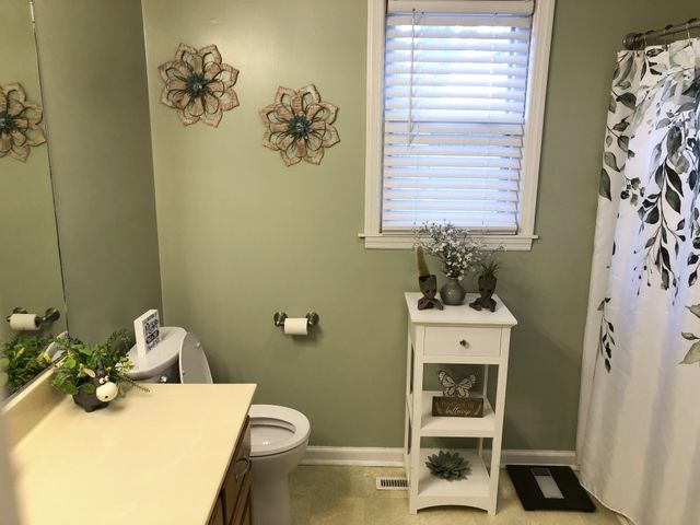 266 Woods Edge Rd, Winchester, TN 37398