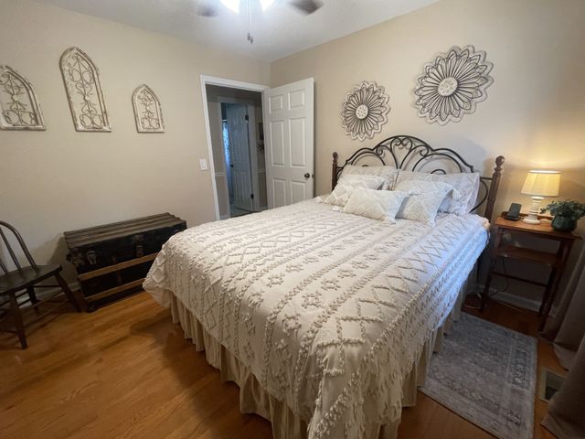 266 Woods Edge Rd, Winchester, TN 37398