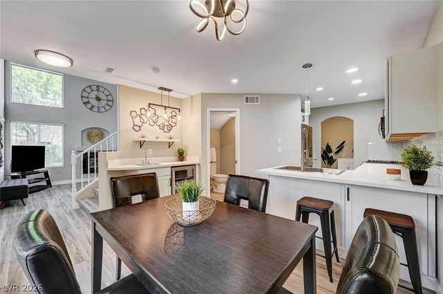 3950 South Sandhill Road 124, Las Vegas, NV 89121
