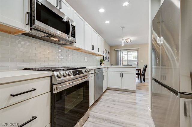 3950 South Sandhill Road 124, Las Vegas, NV 89121