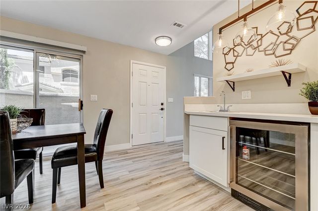 3950 South Sandhill Road 124, Las Vegas, NV 89121
