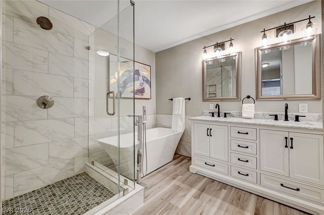 3950 South Sandhill Road 124, Las Vegas, NV 89121