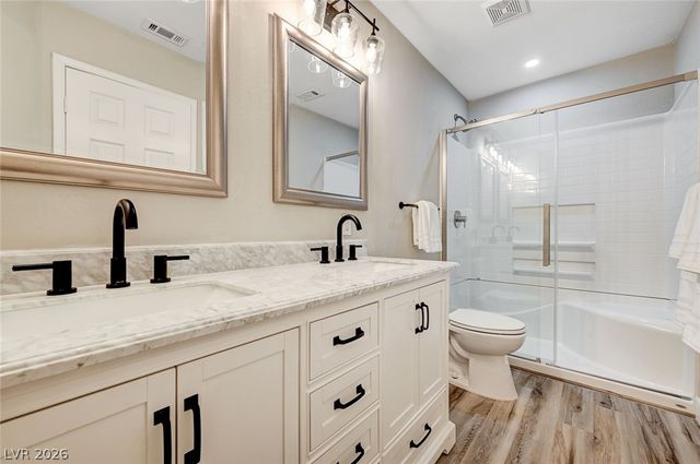 3950 South Sandhill Road 124, Las Vegas, NV 89121
