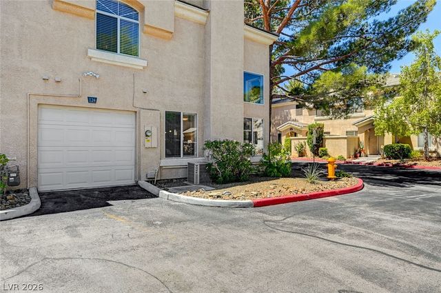 3950 South Sandhill Road 124, Las Vegas, NV 89121