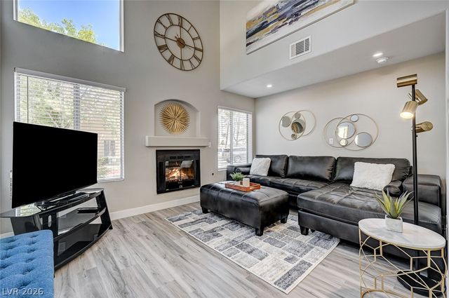 3950 South Sandhill Road 124, Las Vegas, NV 89121