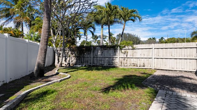 1222 SE 5th Court, Deerfield Beach, FL 33441