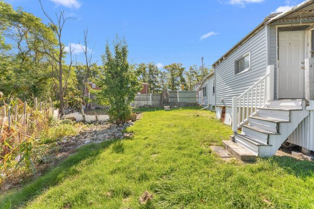 576 Sea St, Quincy, MA 02169