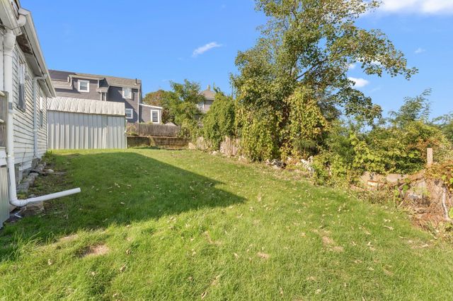 576 Sea St, Quincy, MA 02169