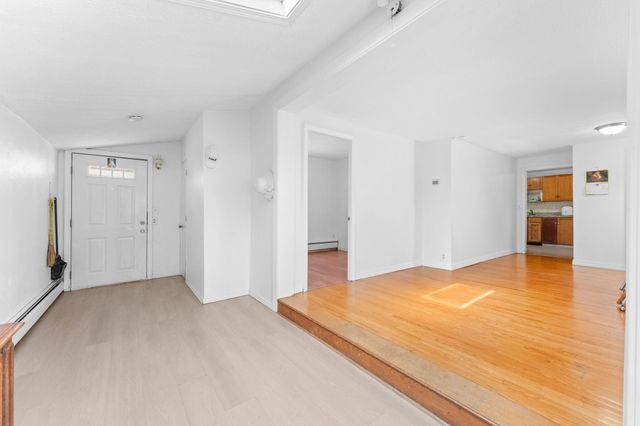576 Sea St, Quincy, MA 02169