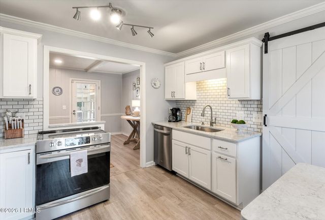 102 Ellen Court, Summerville, SC 29483