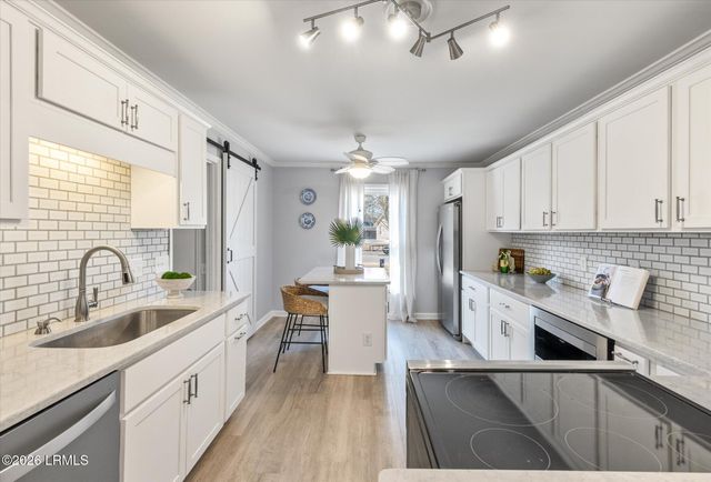 102 Ellen Court, Summerville, SC 29483