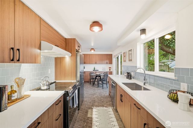 22618 87th Avenue W, Edmonds, WA 98026