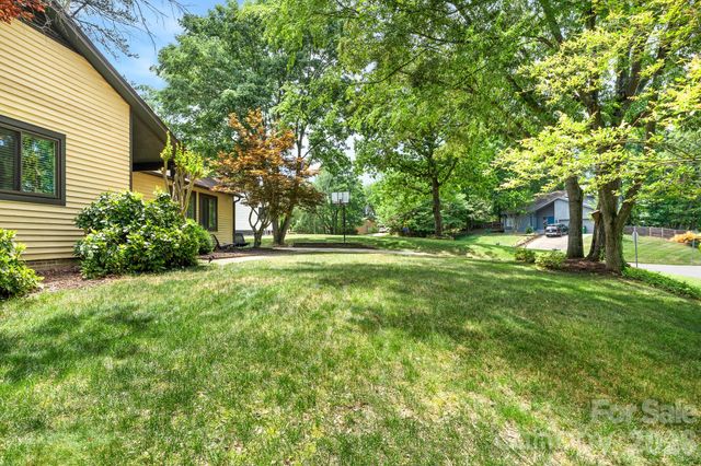 8700 Lorraine Drive, Charlotte, NC 28270