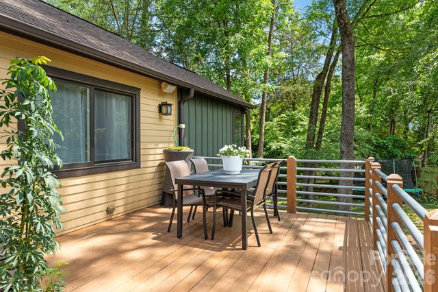 8700 Lorraine Drive, Charlotte, NC 28270