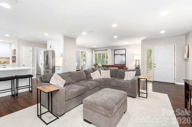 8700 Lorraine Drive, Charlotte, NC 28270