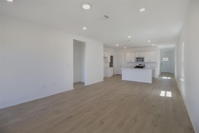 411 Mustang Lake CIR, Buda, TX 78610