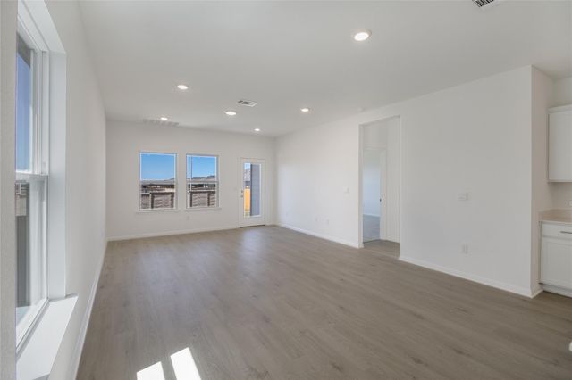 411 Mustang Lake CIR, Buda, TX 78610
