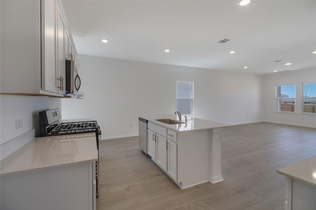 411 Mustang Lake CIR, Buda, TX 78610