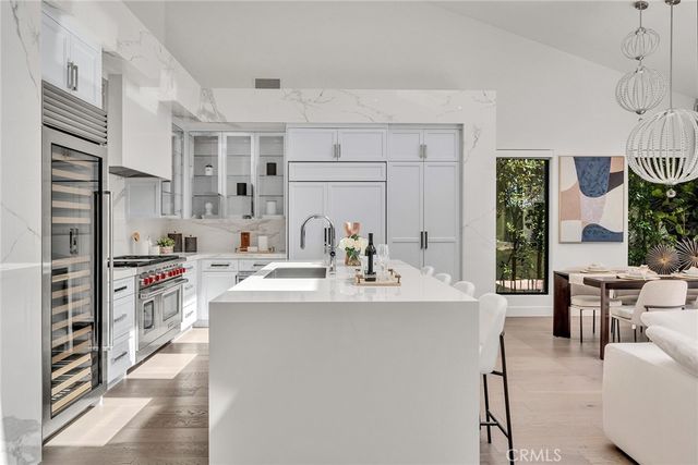 10 Rue Cannes, Newport Beach, CA 92660