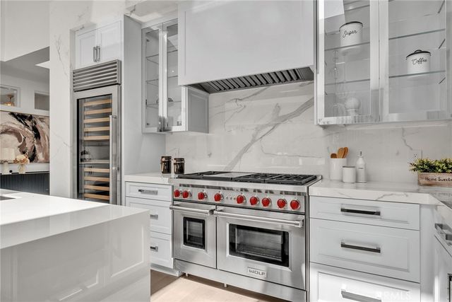 10 Rue Cannes, Newport Beach, CA 92660