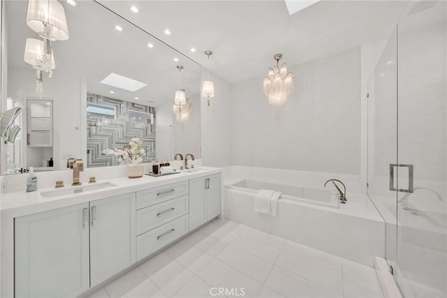 10 Rue Cannes, Newport Beach, CA 92660