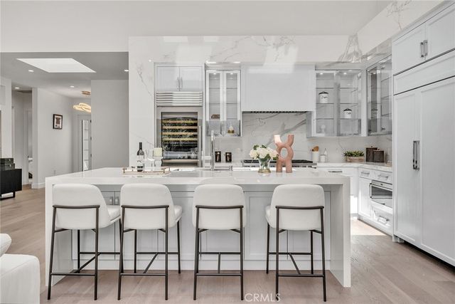 10 Rue Cannes, Newport Beach, CA 92660