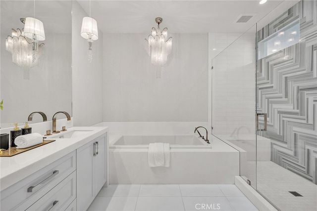 10 Rue Cannes, Newport Beach, CA 92660