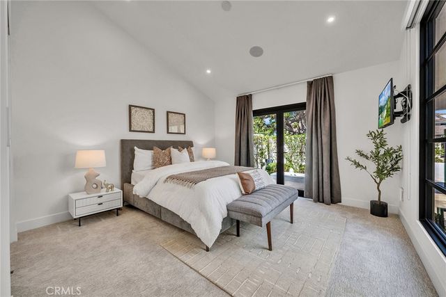 10 Rue Cannes, Newport Beach, CA 92660