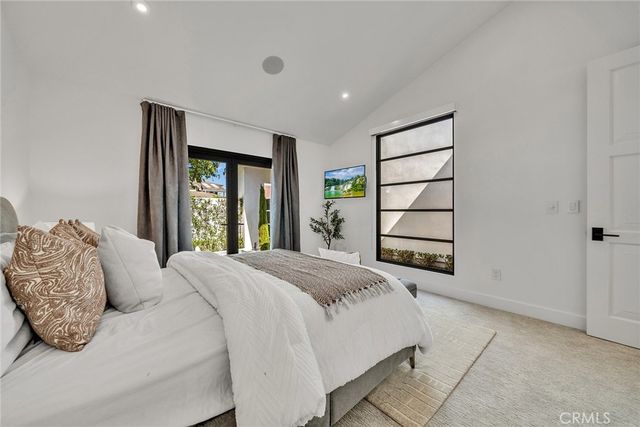 10 Rue Cannes, Newport Beach, CA 92660