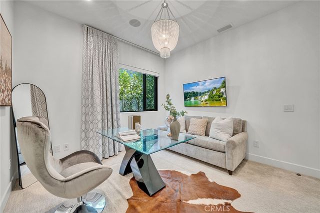 10 Rue Cannes, Newport Beach, CA 92660