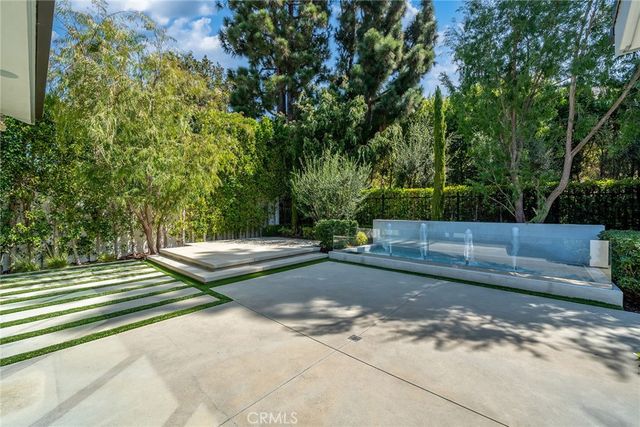 10 Rue Cannes, Newport Beach, CA 92660