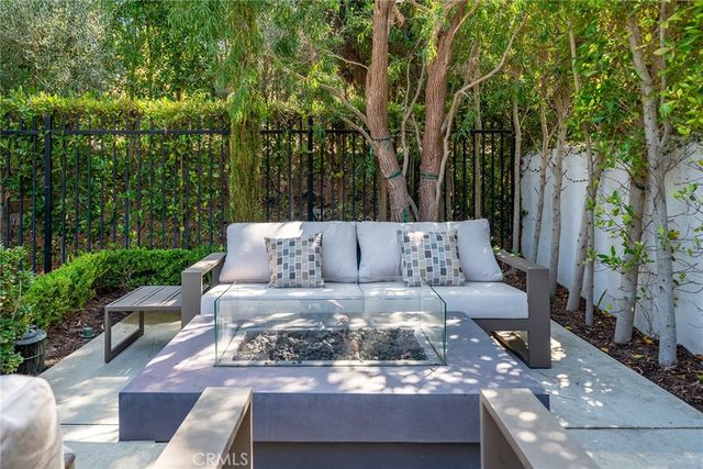 10 Rue Cannes, Newport Beach, CA 92660