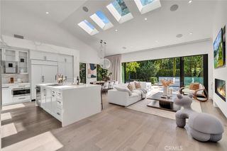 10 Rue Cannes, Newport Beach, CA 92660