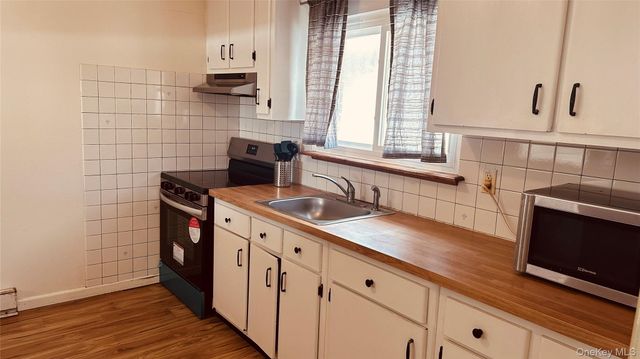 881 Albany Post Road 17, New Paltz, NY 12561