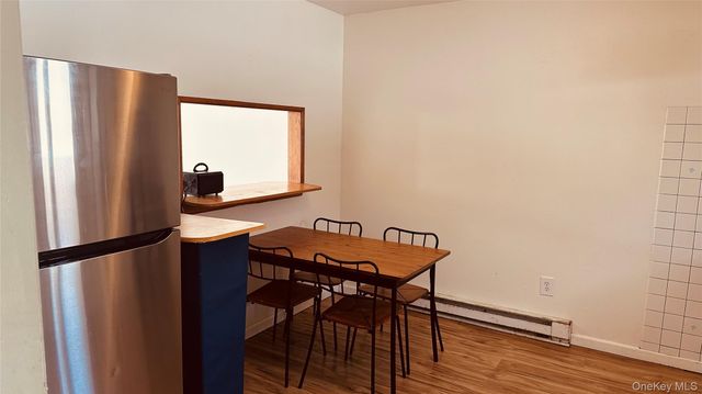 881 Albany Post Road 17, New Paltz, NY 12561