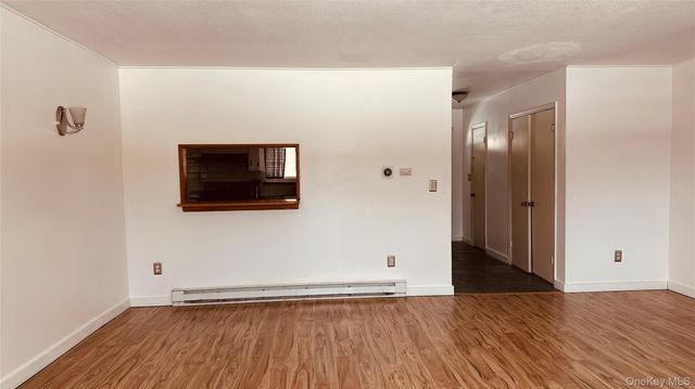 881 Albany Post Road 17, New Paltz, NY 12561