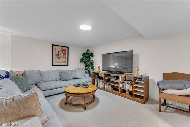 36 Oakshore Drive, Bratenahl, OH 44108