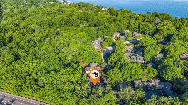 36 Oakshore Drive, Bratenahl, OH 44108