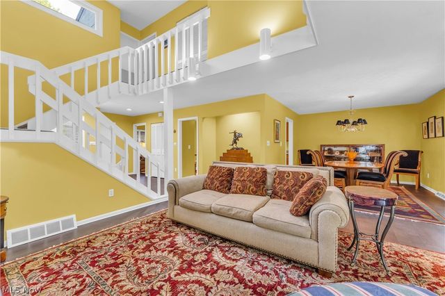 36 Oakshore Drive, Bratenahl, OH 44108