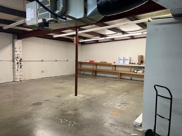 1430 W Kearney Street, Springfield, MO 65803