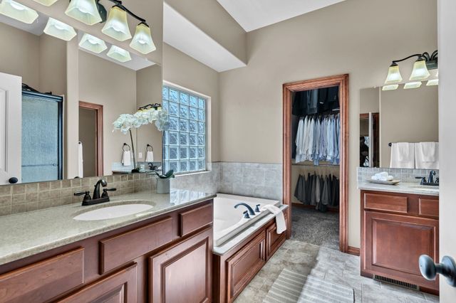 2418 N Springdale Cir, Wichita, KS 67228